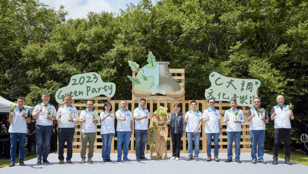 友達光電攜手供應商夥伴及台中市政府，共同倡議及推廣加樹減塑、節能減碳的淨零綠生活